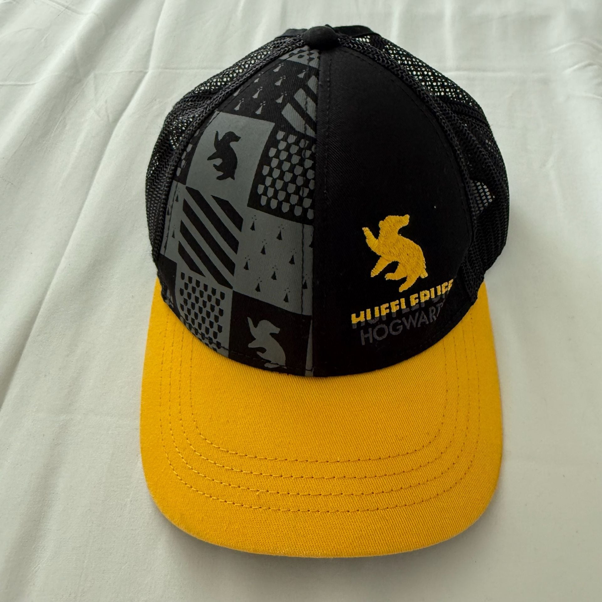 Harry Potter Wizarding World Hufflepuff Hogwarts Ponytail Trucker
